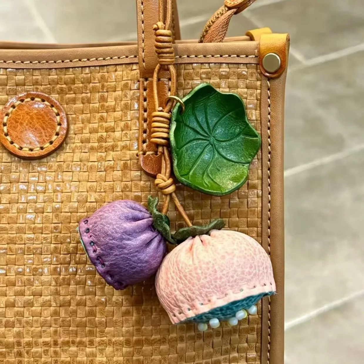 Handmade Leather Lotus Keychain Car Accessory Cute Floral Handbag Hanging Decoration Unisex Top Layer Cowhide 3D Lotus Design