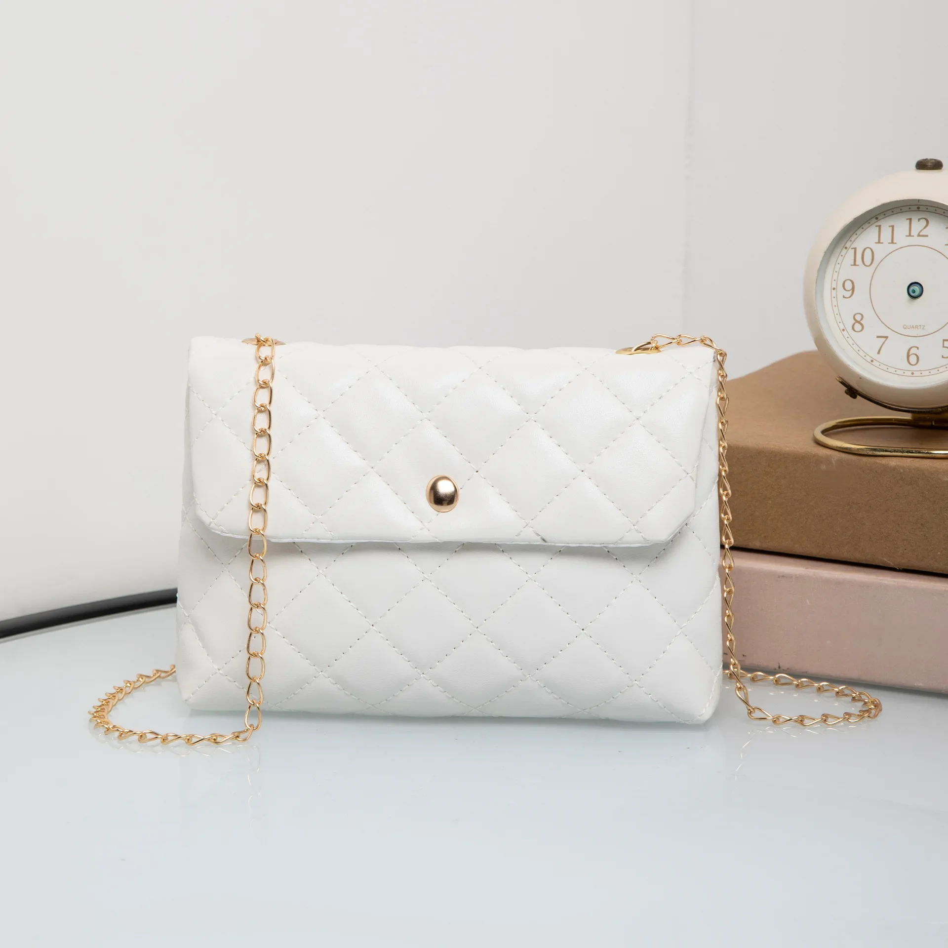 

2025 Fashionable Shouler bags Light Luxury Quilted Diamond Wavy Chain Women's Envelope Bag Crossbody Bags Purse