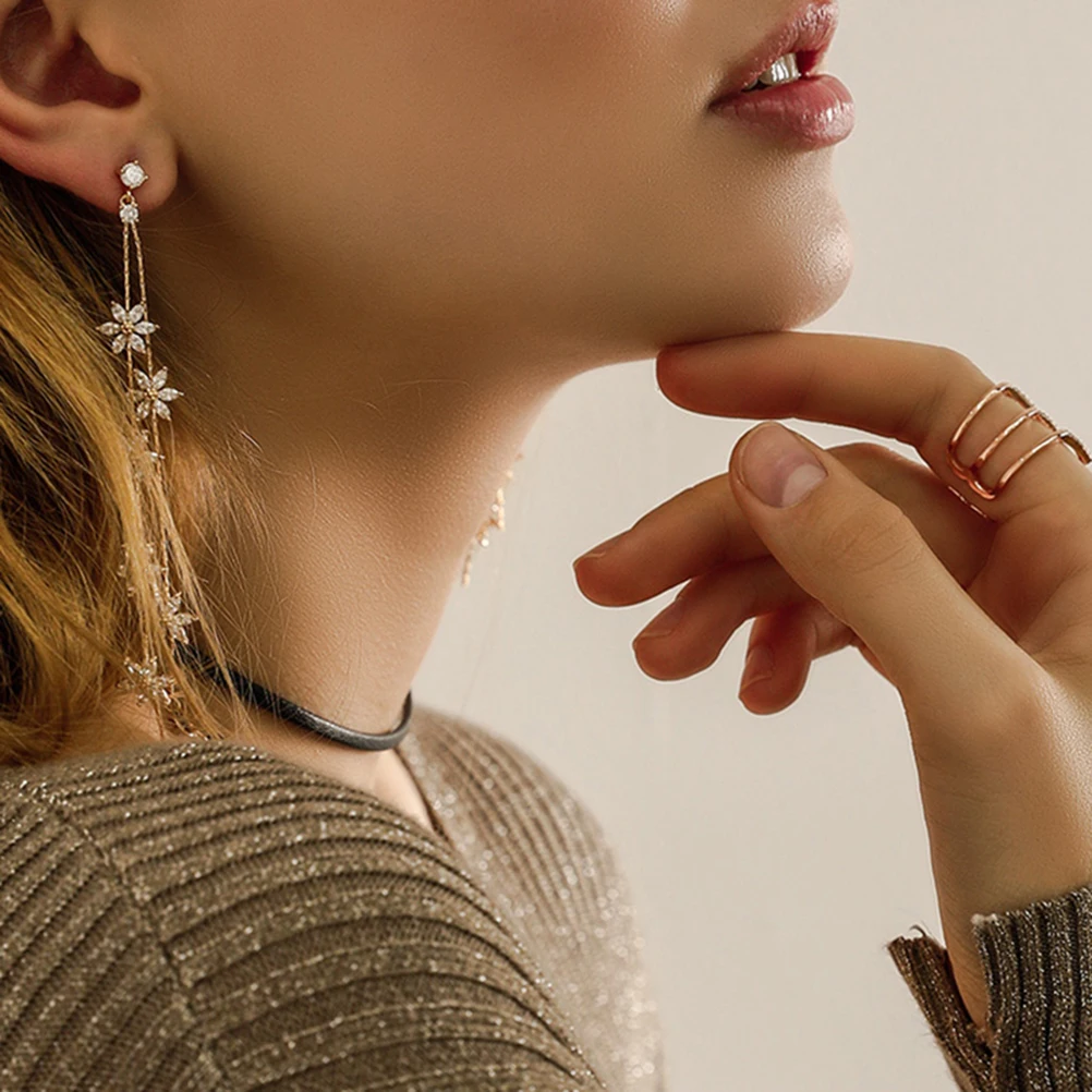 

Women's Earrings Dangle for Wedding No Piercing The Flowers Clips Rhinestone Bride