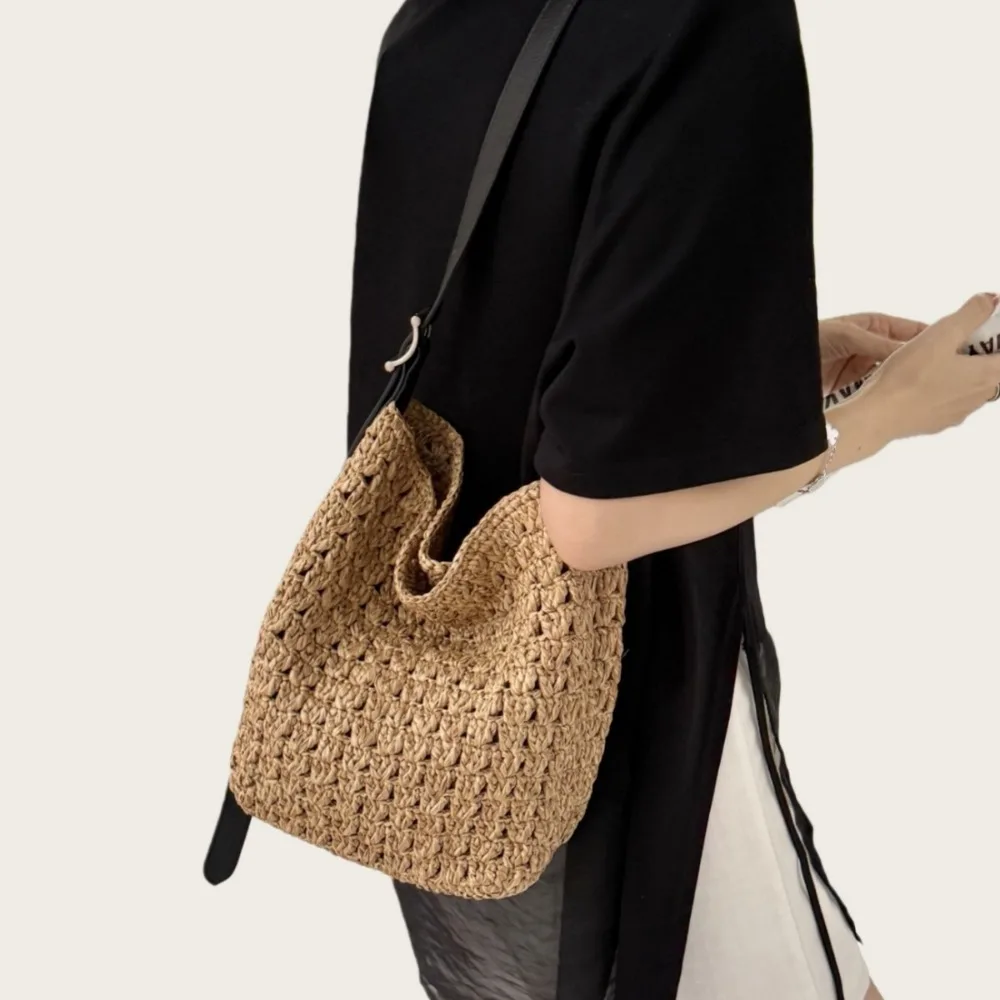 

Woven Bag Crossbody Girl Holiday Wind Super Fire Straw Woven Hand Carry Small Square Texture Unique Fashion Simple Casual Beach