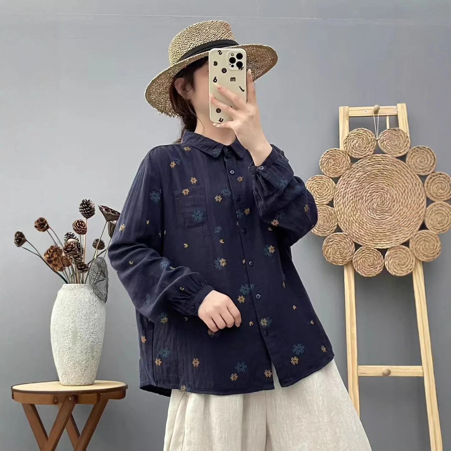 Neues Herbst-Langarmshirt aus Baumwollgarn 2025, Damen-Umlegekragen-Druck, Mori Girl Pendeln, vielseitige lockere Bluse T58952CC