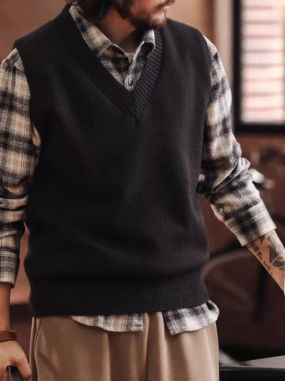 

Men's Oversized American Retro V-Ne Knitted Vest Layering Sweater Youthful Casual Winter Warm Breathable Neline Decoration