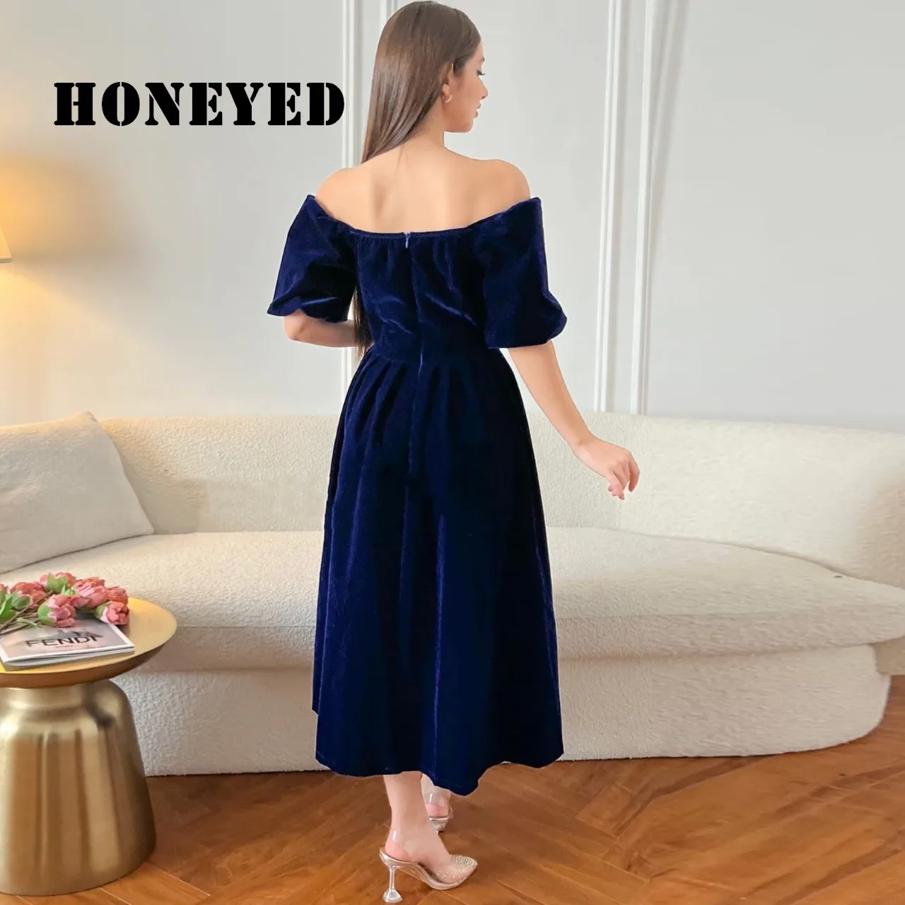 Honeyed Velvet Mother Of The Bride Dresses Spaghetti Straps Beading Women Guests Elegant Evening Prom Dress Plus Size Party Gown