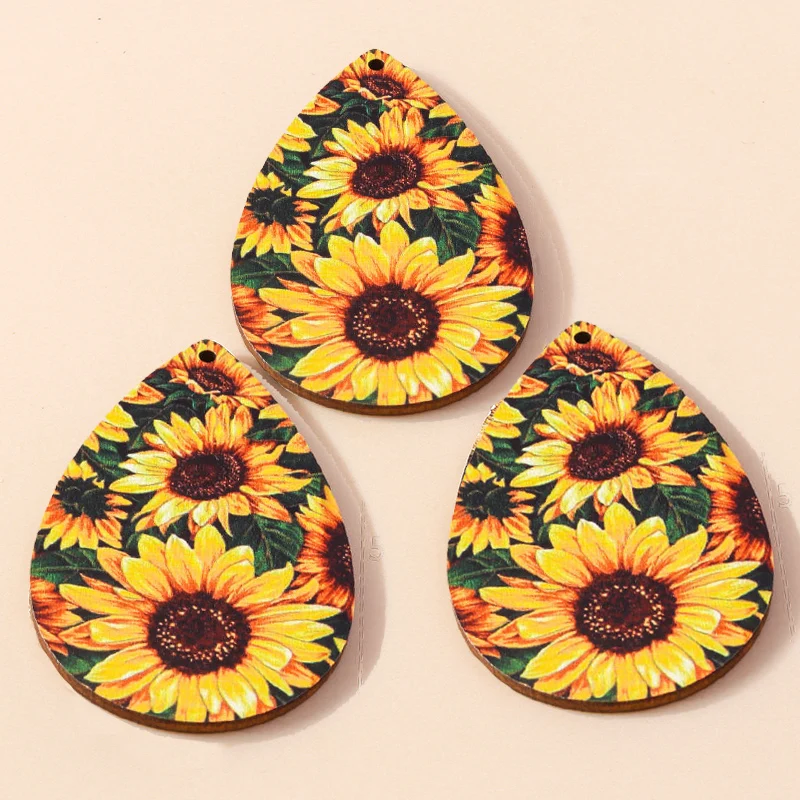 Leslie 10 Stück Holz-Sonnenblumen-Charms für die Schmuckherstellung, Sonnenblumen-Muster-Anhänger, DIY-Ohrringe, Halsketten, Zubehör – Detail 3