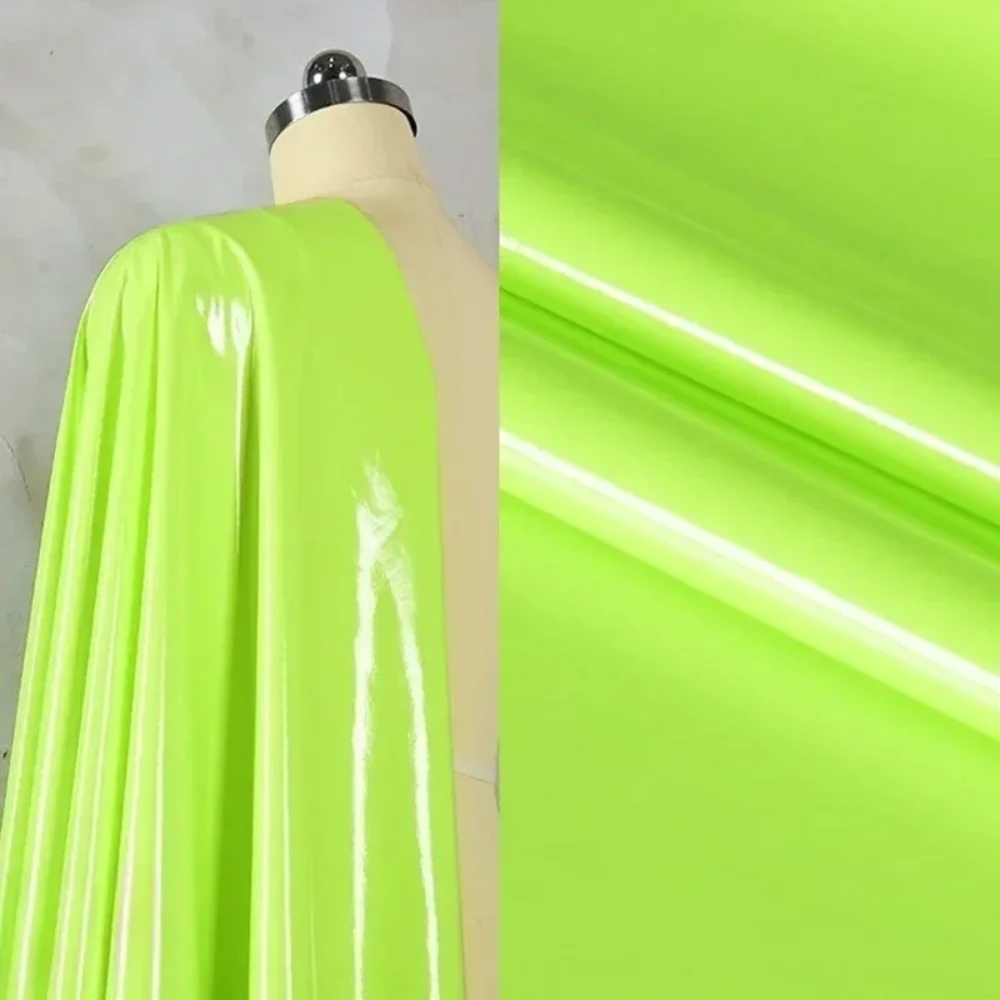 

Зеркальная кожаная ткань: высокоэластичная, флуоресцентная, гладкая, нелипкая, водонепроницаемая дизайнерская ткань для шитья и рукоделия (на отрез)