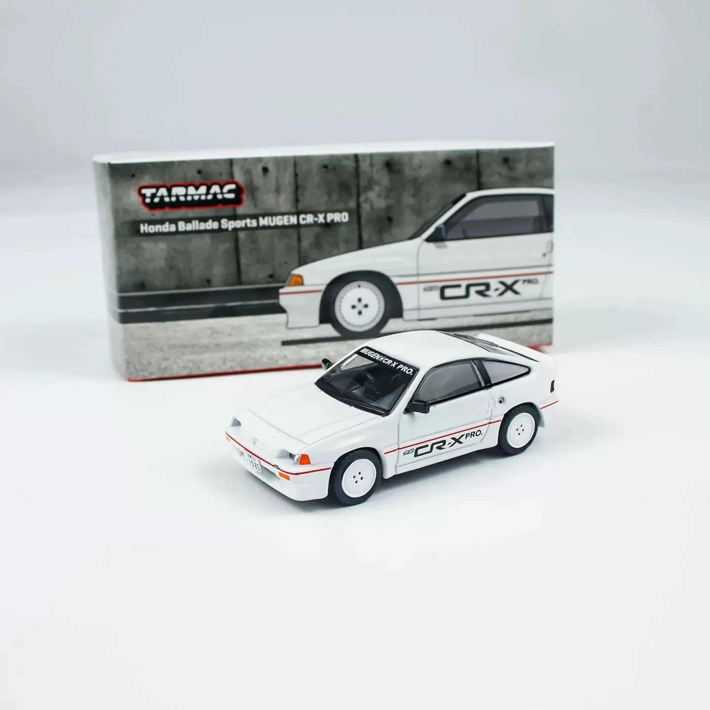 

В наличии TW Honda 1:64 Ballade Sports Mugen CRX Pro Белая литая под давлением модель автомобиля Коллекция миниатюрных игрушек Tarmac Works