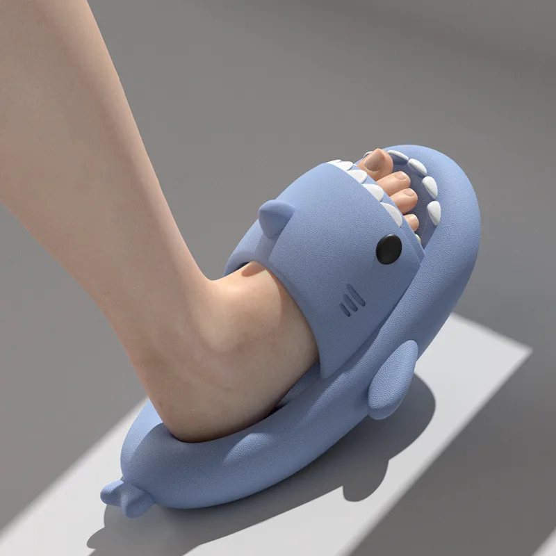 Men Shark Slippers Women Cute Summer Beach Sandals Non-Slip Thick Sole Bathroom Slipper Soft EVA Outdoor Couples Summer Shoes
