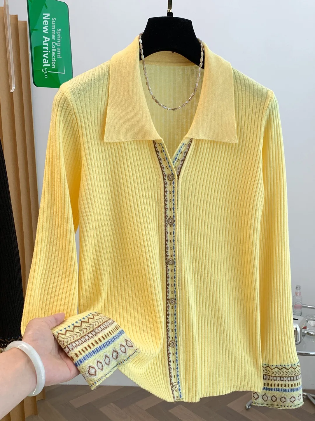 Retro Ethnic Style Knitted Sweater with Button Long Sleeve V-Neck Slimming Women's Fashion Trendy Cardigan for Autumn Season