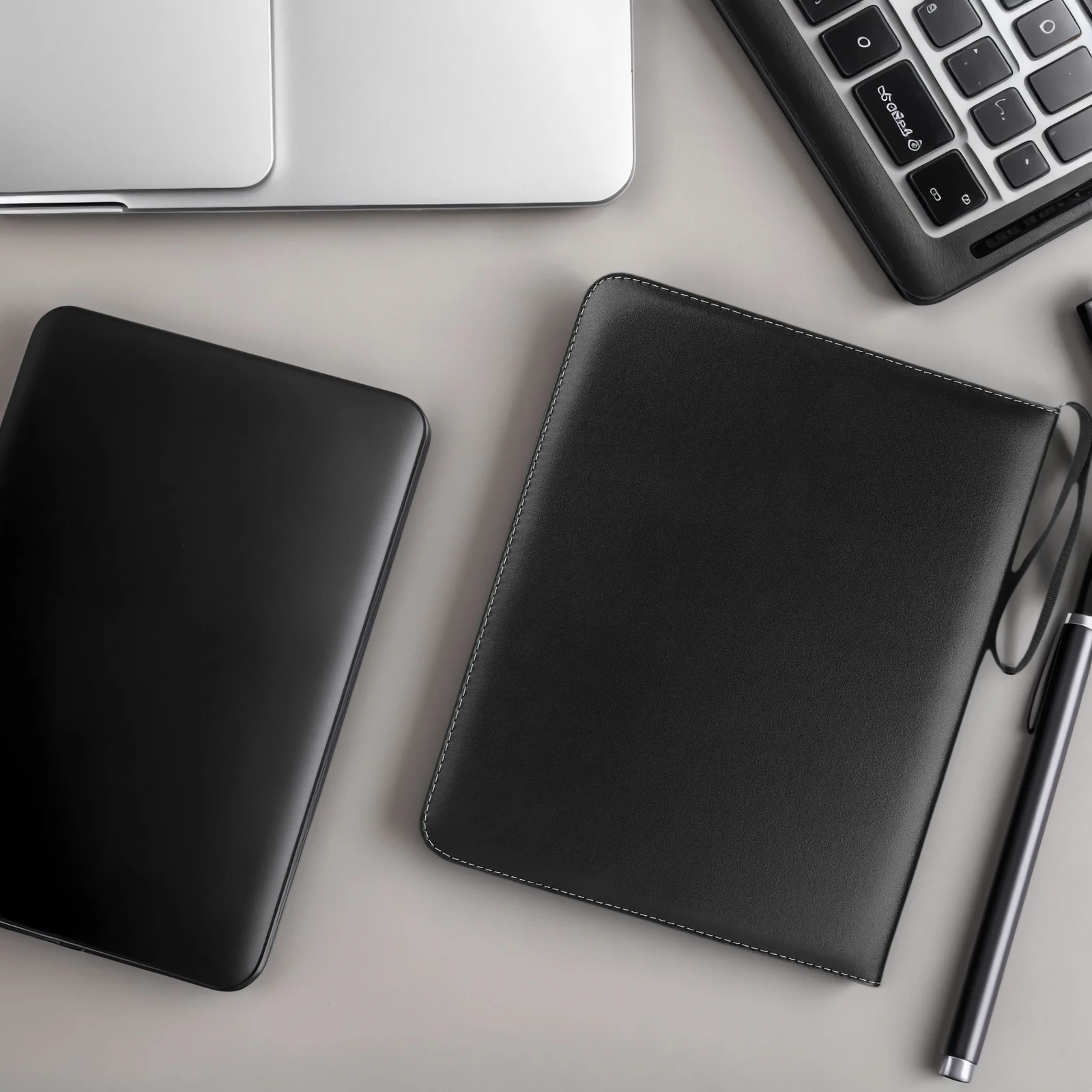 

Альбом для карт 900 карманов Держатель для карт Двусторонний органайзер для хранения карт Альбом из искусственной кожи для Pokemon TCG MTG Другие игровые карты Спортивные карты