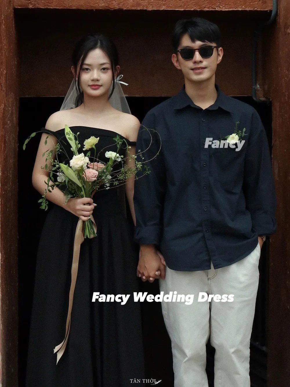 Fantasia simples fora do ombro coreia vestido de casamento elástico cetim uma linha vestido de noite comprimento do tornozelo volta espartilho personalizado