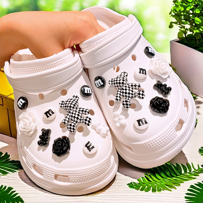 Hot sales Fashion trends Hole Shoe Charms for DIY Cute bubble dog Shoe Buckle Decoration for Shoe Charm Sandals Clogs Kids Gifts