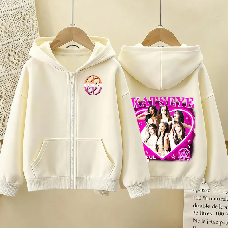 سترة صوفية للأطفال من Katseye معطف بناتي جميل بقلنسوة وسحاب سترة عصرية للأطفال ملابس لطيفة هدية عيد ميلاد أنيمي #3