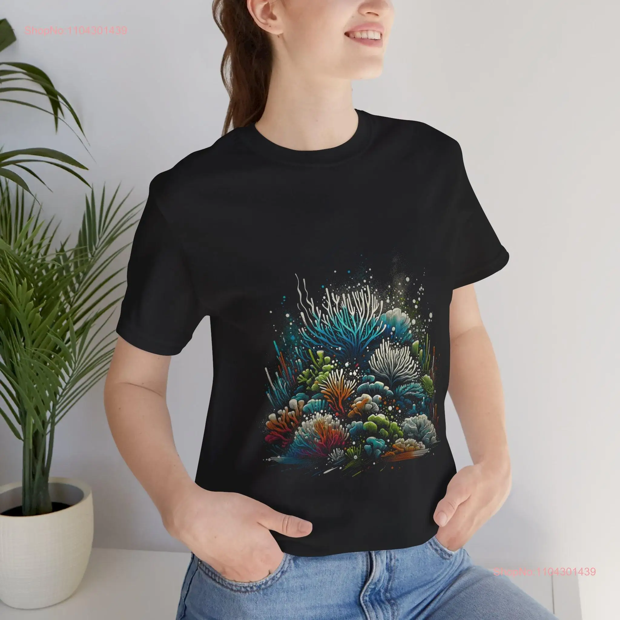 Camiseta japonesa Coral Reef, ropa estética natural, escena oceánica vibrante, ilustración de vida marina, ropa de calle Nemo