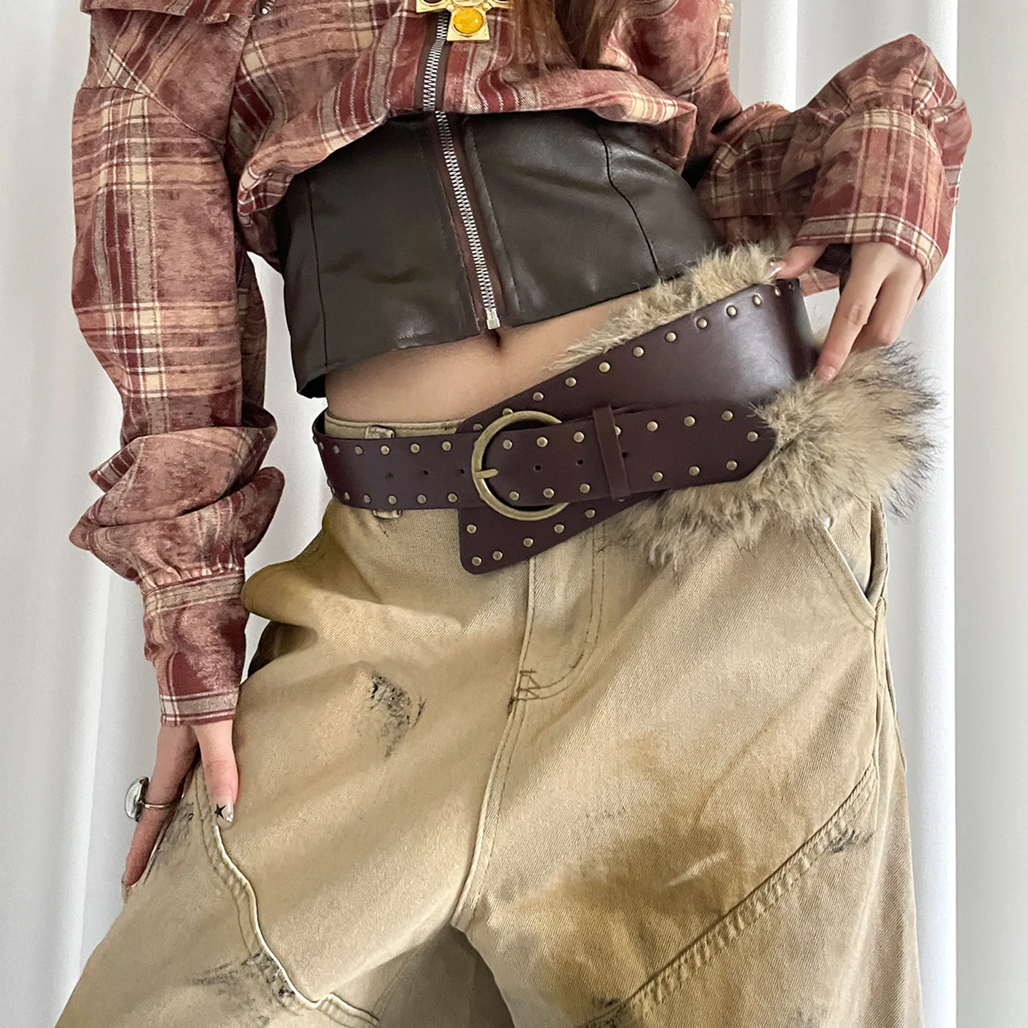 

Женский плюшевый ремень с заклепками в американском ретро-панк, нишевый дизайн, уплотнение на талию, юбка, украшение на пояс