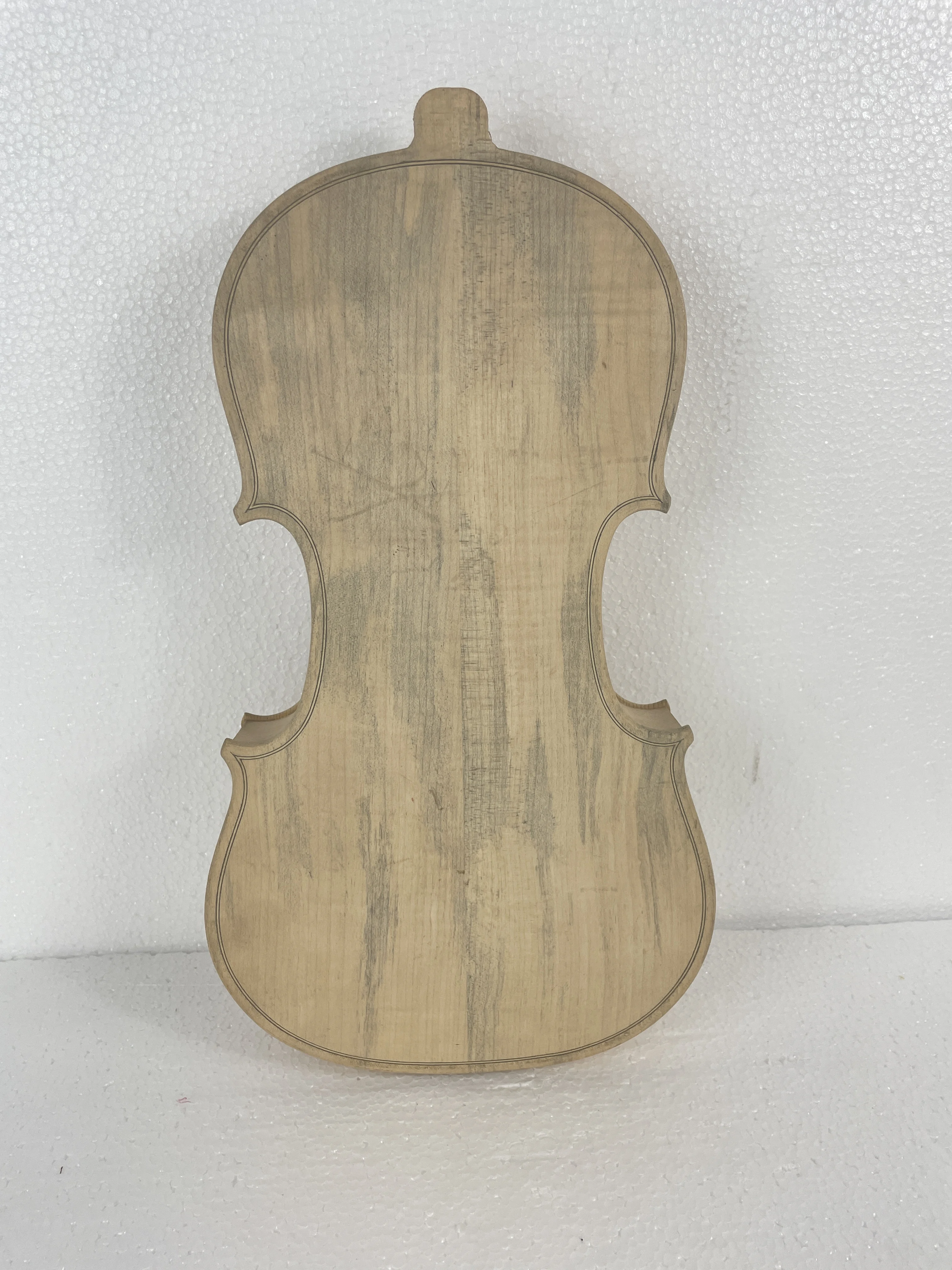 

Bold Violin Part, White, Not Dyed, and the Body is Dyed, 4/4 The upper part is made of maple and fir