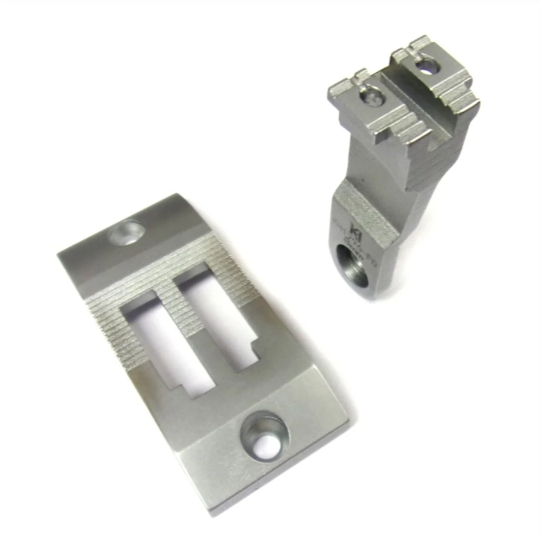 

KH1296-NP/FD Needle Plate & Feed Dog Fit for PFAFF 1296 Sewing Machine Parts