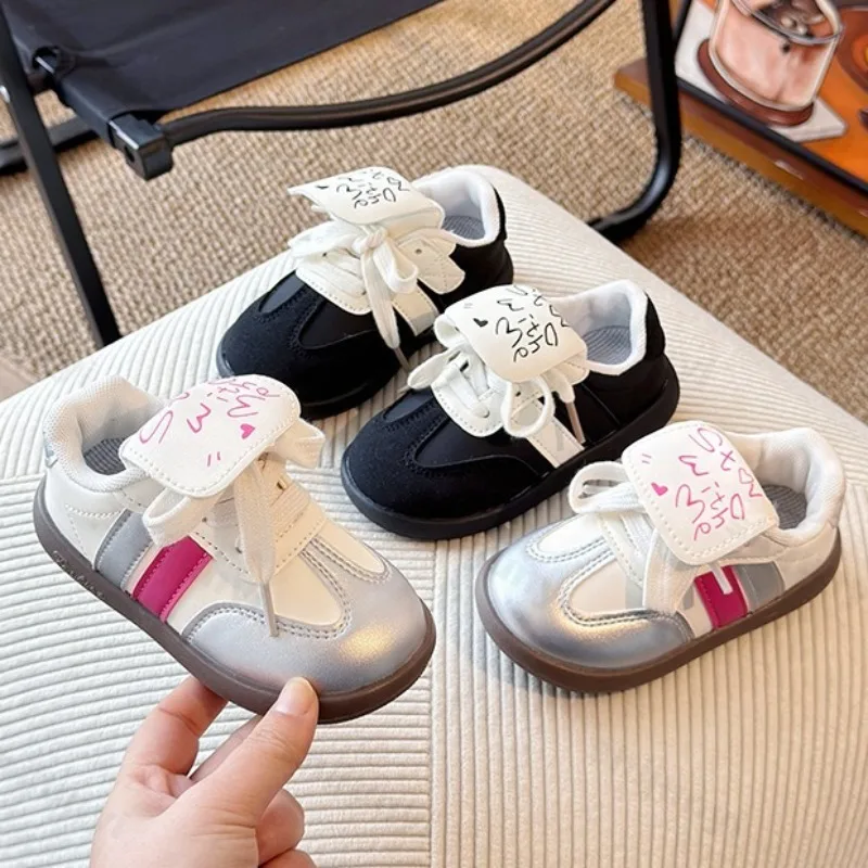 

Тенденция детской моды, низкие повседневные спортивные туфли, осень 2024, новые удобные универсальные кроссовки на мягкой подошве для девочек на плоской подошве со шнуровкой