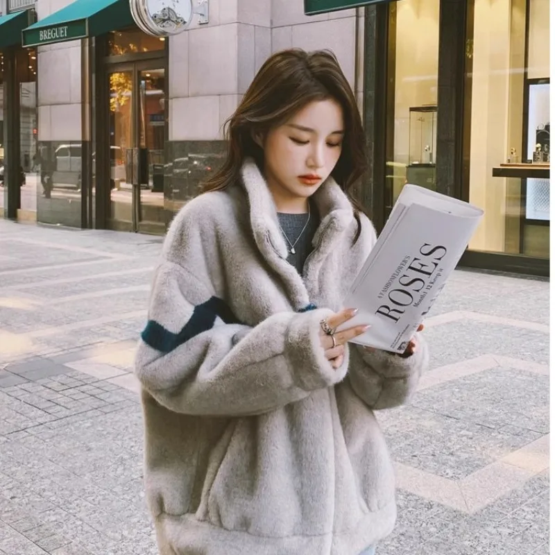 

Пушистая куртка с воротником-стойкой и пушистым принтом, короткие серые плюшевые пальто из искусственного норки, теплая повседневная куртка из искусственного меха на молнии, толстая верхняя одежда