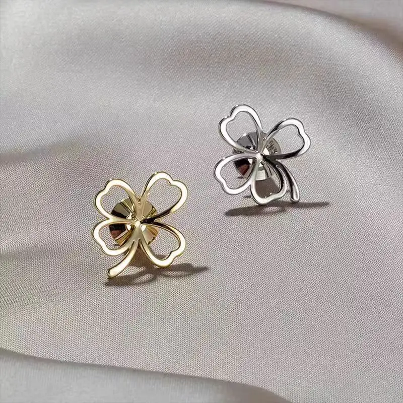 Mini broches bonitos de trébol de la suerte para mujer, exquisita flor, hoja, Pin para solapa, ropa, suéter, chaqueta, accesorios de ropa