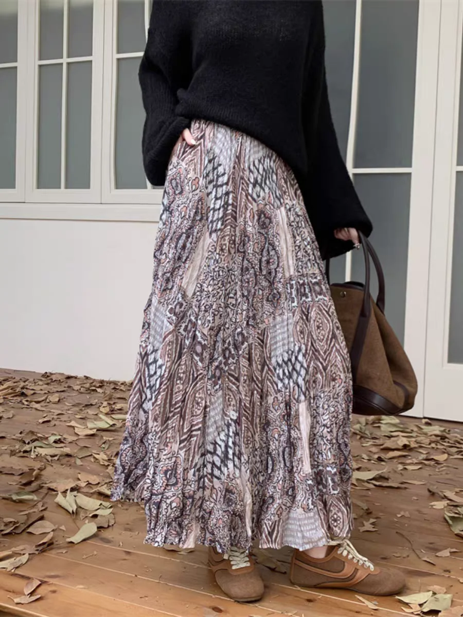 Plisowana spódnica midi z szyfonu w stylu vintage z kwiatowym nadrukiem - wysoka talia, podkreślająca figurę spódnica maxi w kształcie litery A z efektem zwiewności, nowość na jesień.