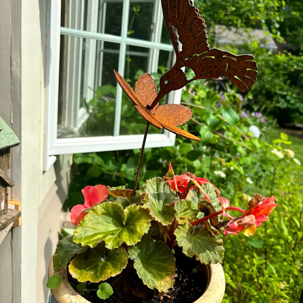 Decorative Garden Stake Metal Hummingbird Butterfly Silhouette Outdoor Lawn Ornament Pastoral Backyard Iron Art Decor
