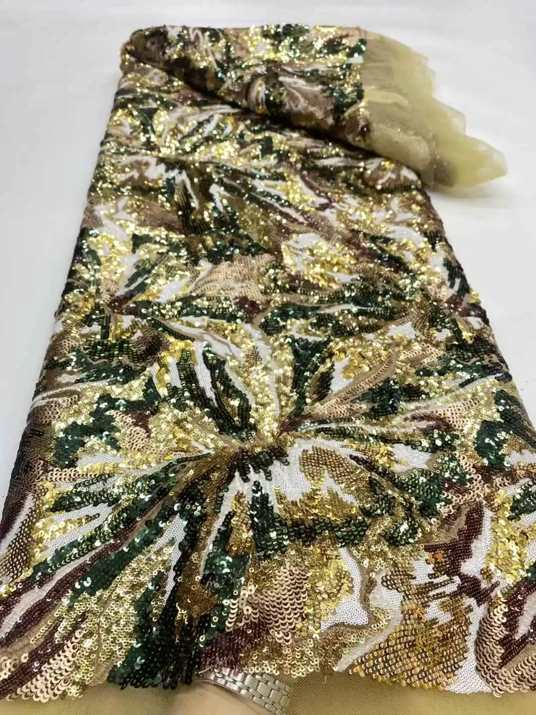 

5 Yards Luxury African Sequins Groom Lace Fabric 2025 High Quality French Nigerian Beaded Lace Fabric For Wedding Dress SZ760