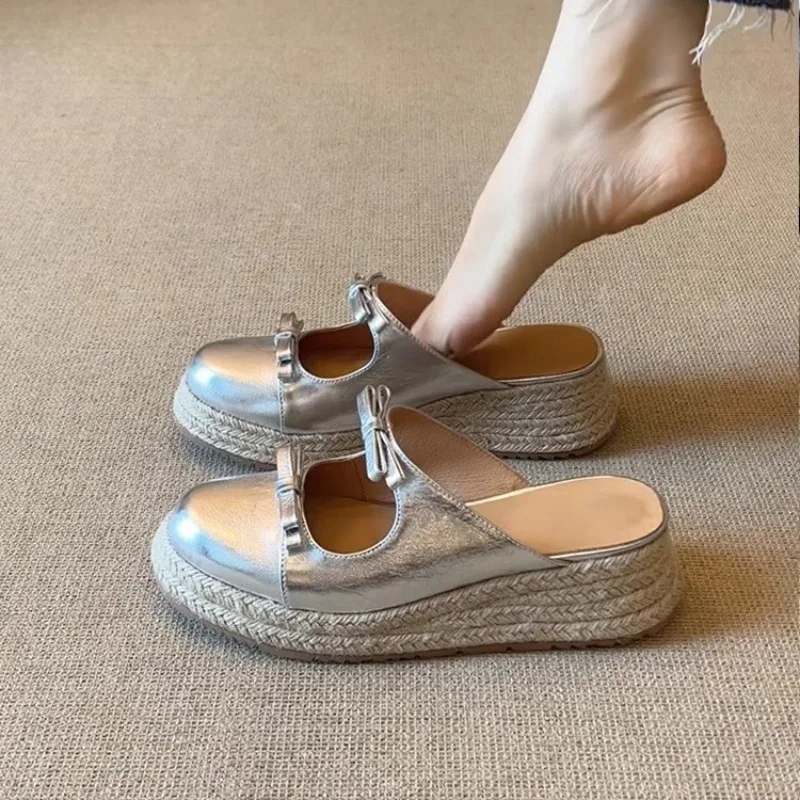

Women's Baotou Platform Slippers | 3-5cm Mid Heel PU Closed-Toe Slides with Non-Slip Rubber Sole Lightweight Casual Indoor Out