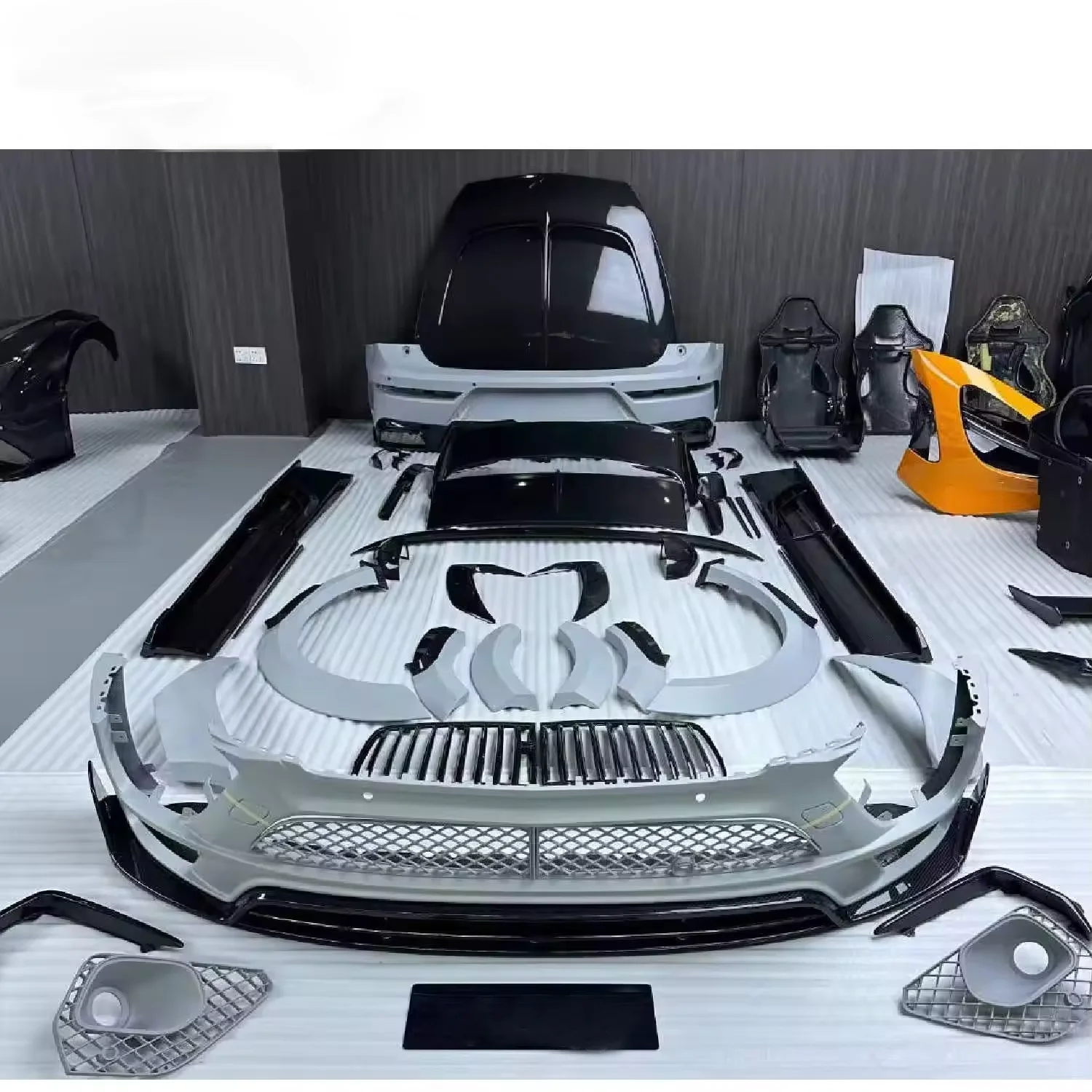 طقم هيكل من ألياف الكربون الجافة طراز M عالي الجودة مصدات شفة ممتصة للصدمات لسيارة Bentley Bentayga