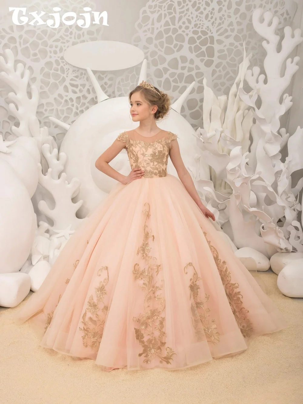 

Girls Luxury Golden Lace Appliques Dresses For Birthday Party Charming Bow Oneck Princess Gown School Performance Wear 2-14Y