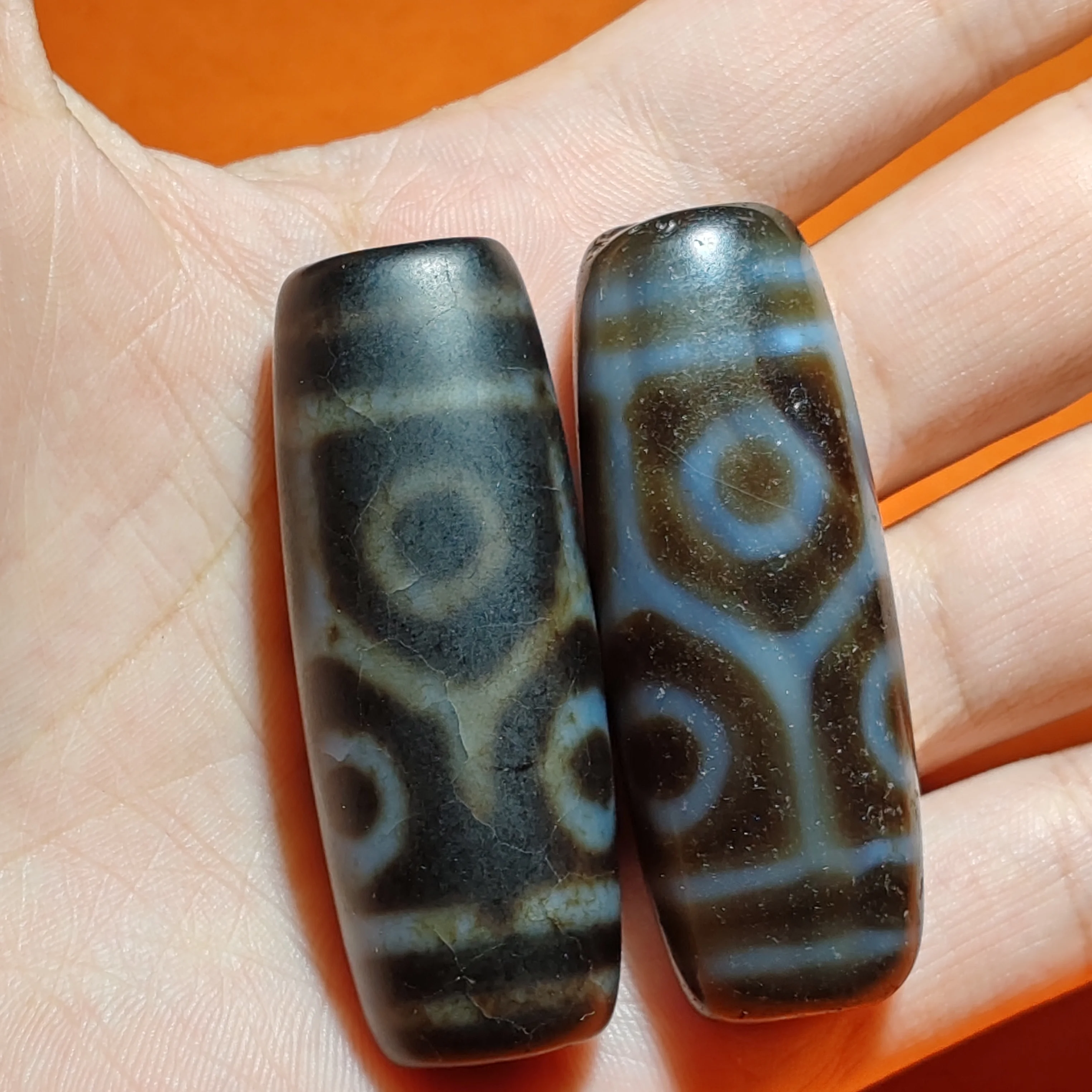 2pcs/lot Natural tortoiseshell six-eyed pattern old agate dzi Handmade beads Flat beads Weathering lines diy Bracelet necklace