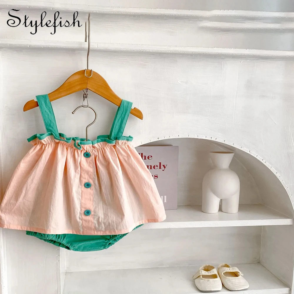 

Summer new baby clothes for 0-3 years old, cute baby girl ruffled suspender top + loose shorts two-piece set