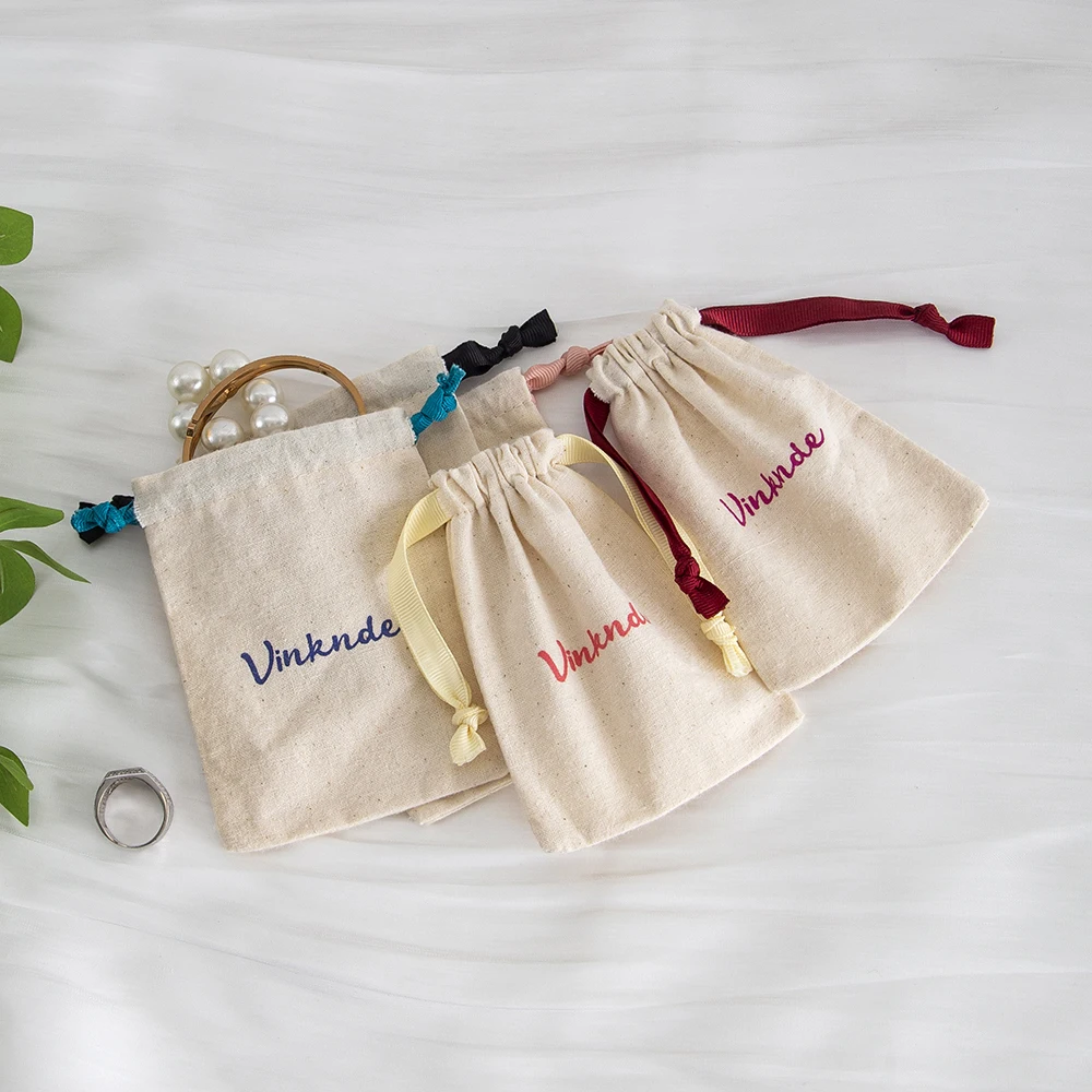 

Custom Logo Muslin Cotton Jewelry Bag with Ribbon Drawstring Wedding Gift Jute Burlap Pouch Cosmetic Earring Packaing Dust Sack