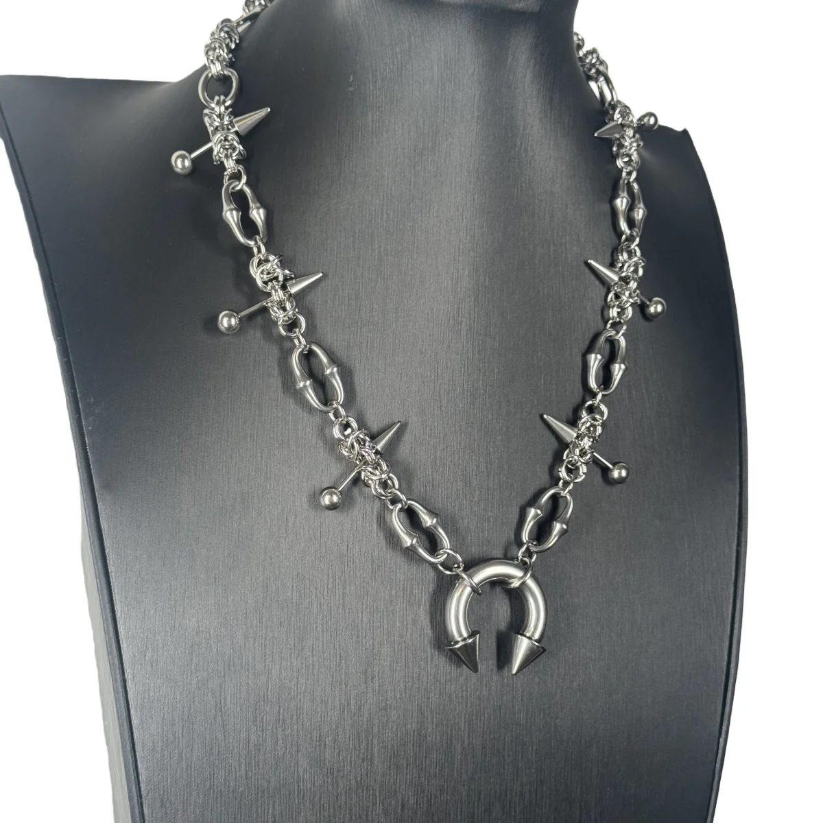 

Punk Grunge Rock Rivet Clavicle Chain Cool Fashion Handmade Spike Necklace Goth Charm Jewelry Hip Hop Accessories Gift