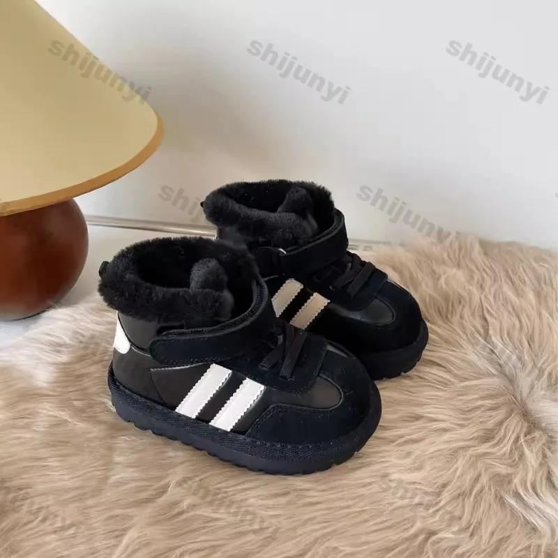 Stivali da bambino invernali per bambini 2024 Nuovo peluche comode scarpe di cotone calde Bambini Anti Kick Peluche antiscivolo Stivali da neve all'aperto