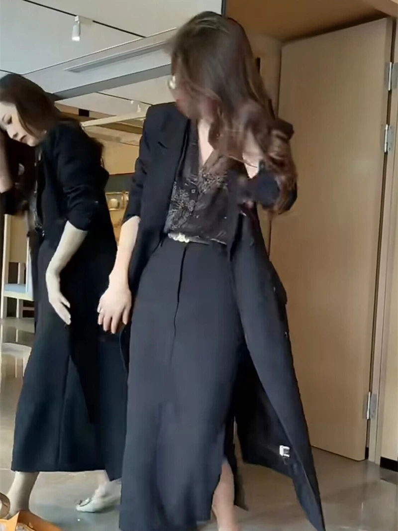 

Женский плащ ниже колена, весна-осень, красота, люверсы, структурированное наслоение, односторонняя одежда, декоративная одежда до колена