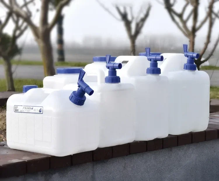 

Environmentally Friendly PE Material Empty Plastic Mineral Water Bucket Food Grade
