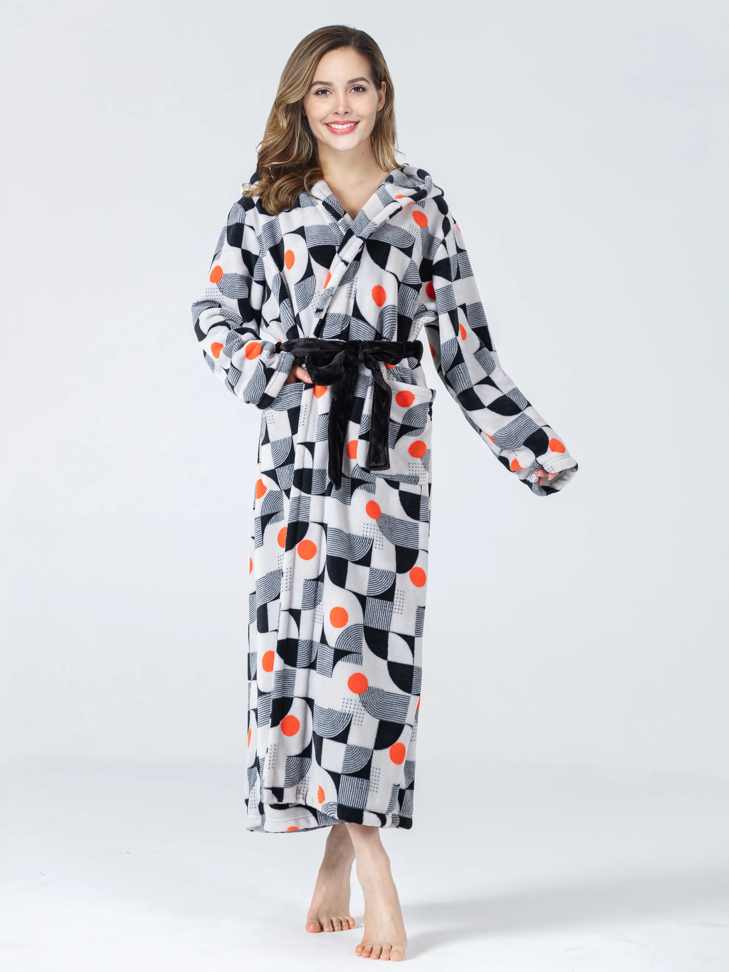 Women's soft bathrobe, long-sleeve flannel warm hooded pajamas, suitable for autumn and winter home wear, unisex.