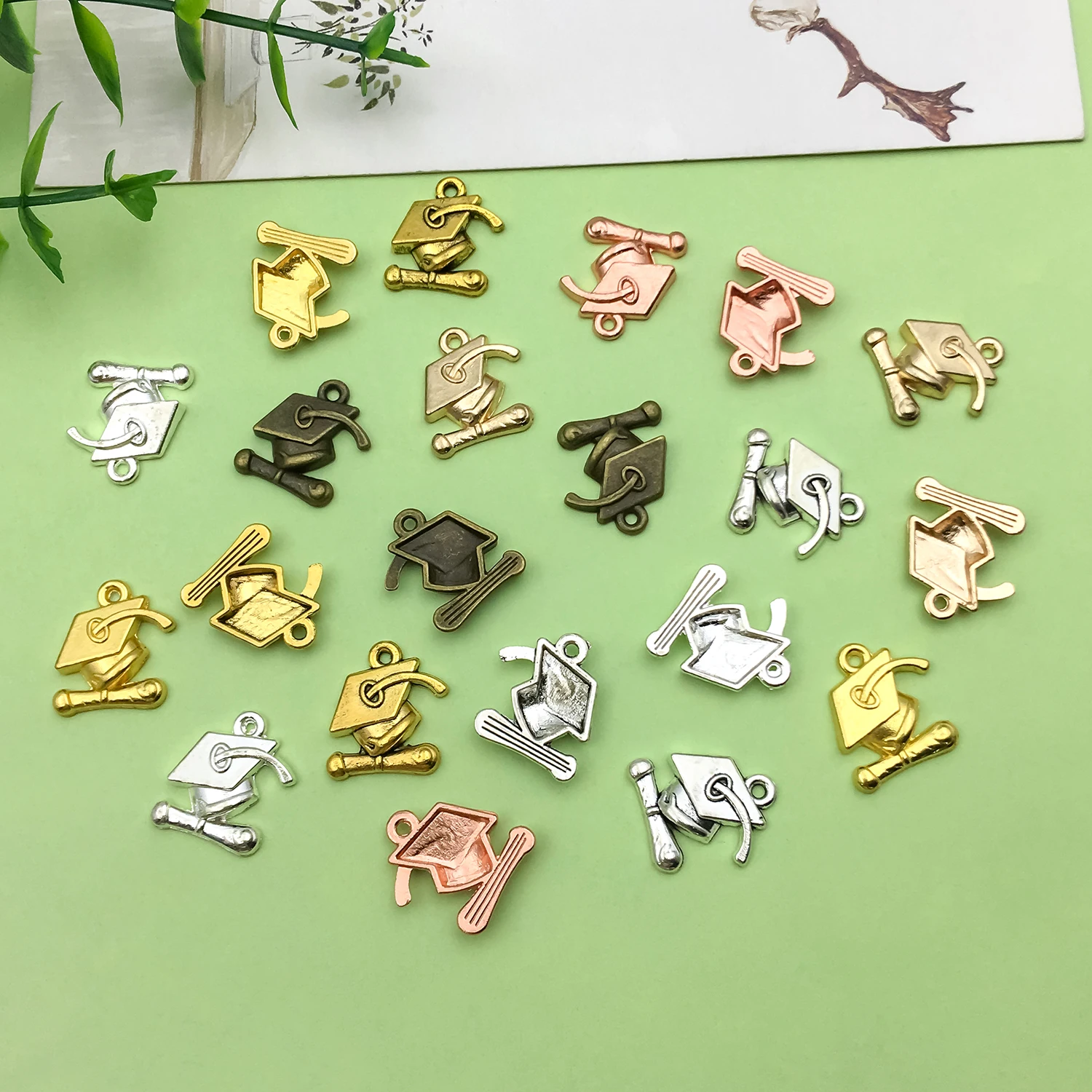 20/21pcs 17*17mm Doctoral Cap Design Charms Alloy Graduation Season Decoration Pendants for DIY Jewelry Making Accessories