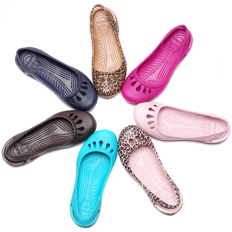 2023 Women 1 Jelly Sandals Home Non-slip Summer Hole Shoes Female Flat Slippers Plastic Female Waterproof EVA Garden