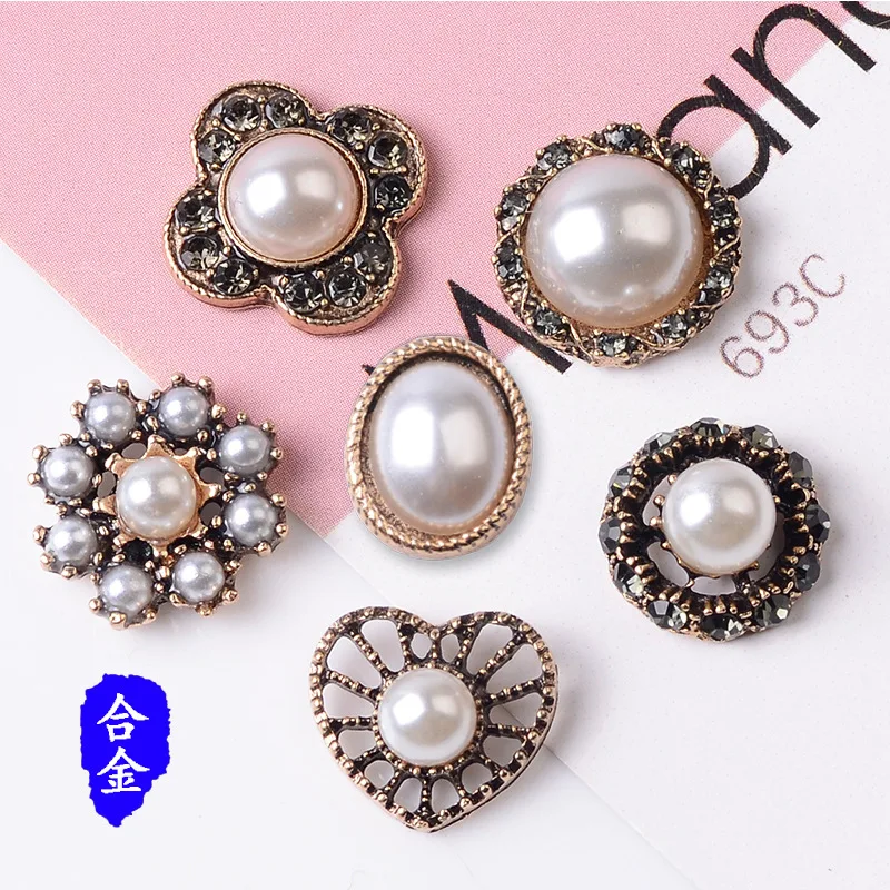 

100 pieces set new European and American retro pearl flower plate crystal buckle handmade clothing collar buckle spot wholesale