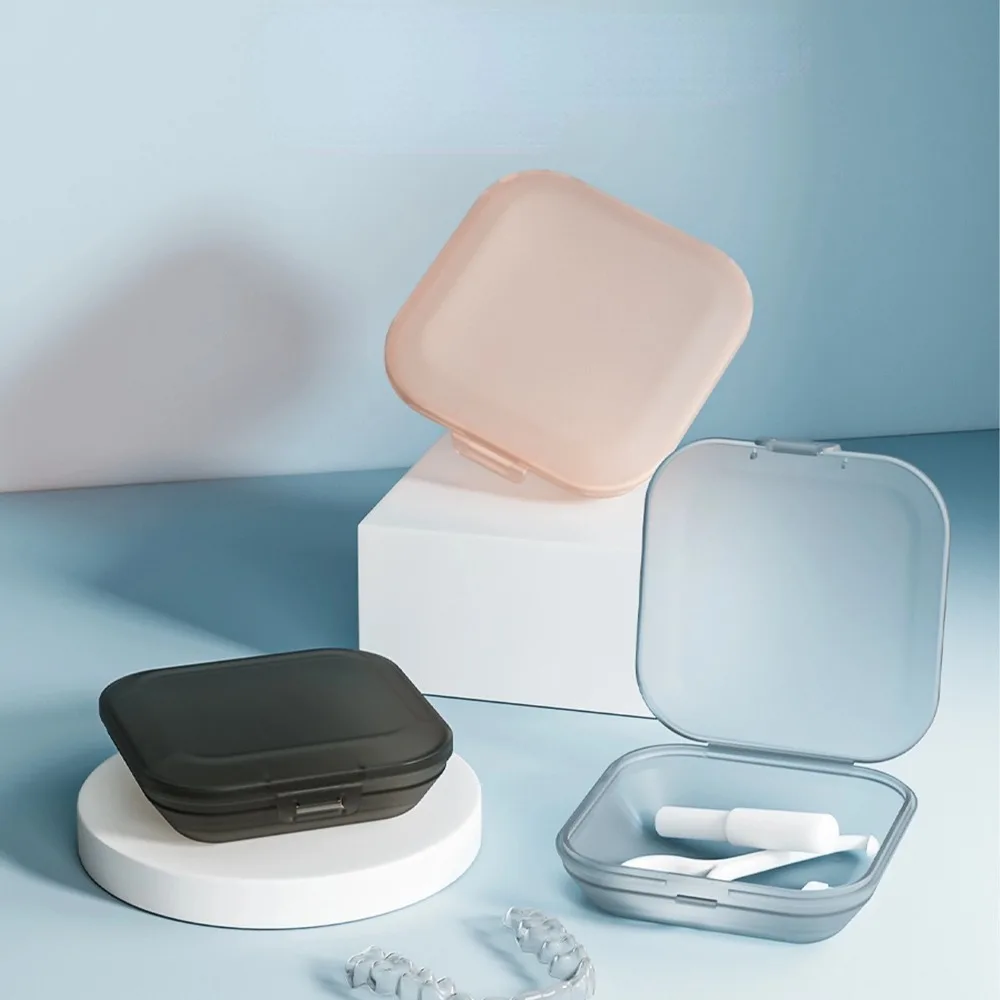 New Hot Portable Travel Retainer Case with Aligner Remover Brush Leakproof Denture Box BPA Free Orthodontic Mouth Guard Holder
