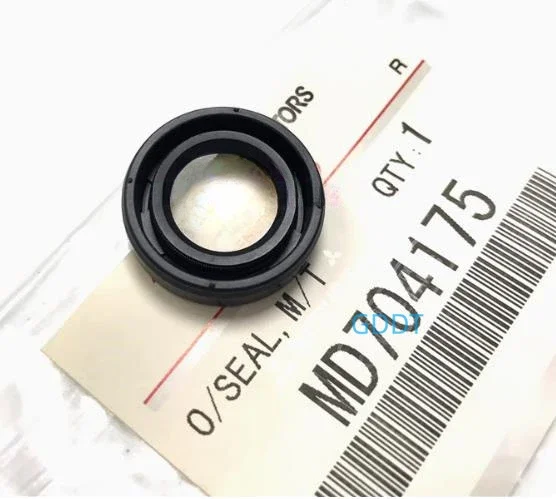 1 Pcs Gearshift Shaft Oil Seal for Pajero V30 V40 Transmission Transfer Case Oil Seal for Pajero Sport K90 MD704175 2590A016