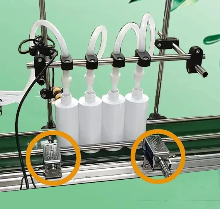 Multi-Head Automatic Liquid Filling Machine Conveyor Belt Assembly Line Laundry Detergent Liquor Small Quantitative Dispenser