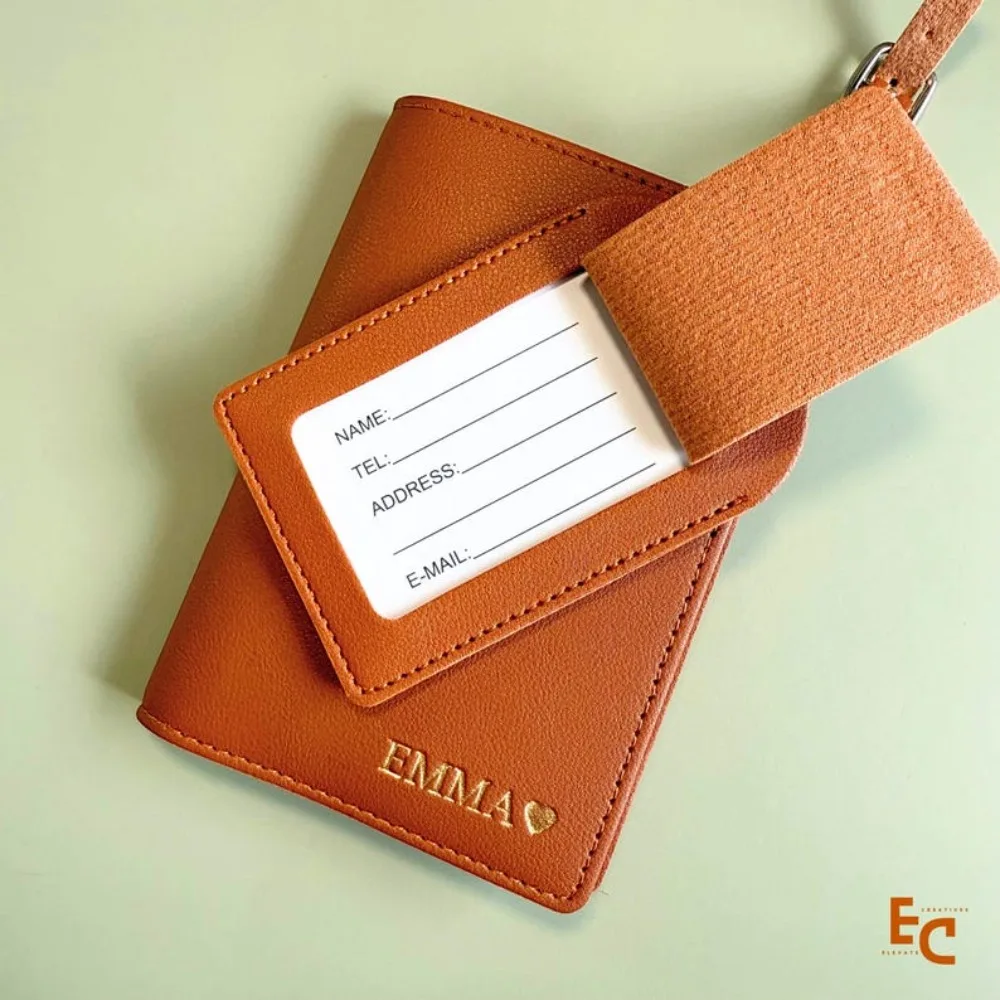 

Персонализированная кожаная обложка для паспорта, обложка для паспорта, свадебный подарок подружке невесты, жениха, свадебный подарок для путешествий, подарок для пар,