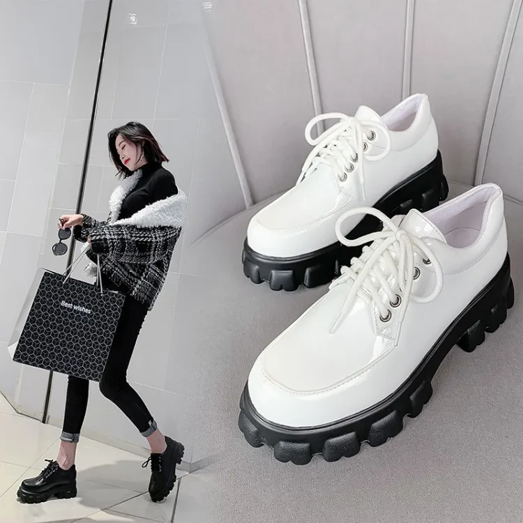 Shoes Woman 2024 Modis White Sneakers Patent Leather Ballet Flats Oxfords Clogs Platform Female Footwear New Cute Cross Summer C