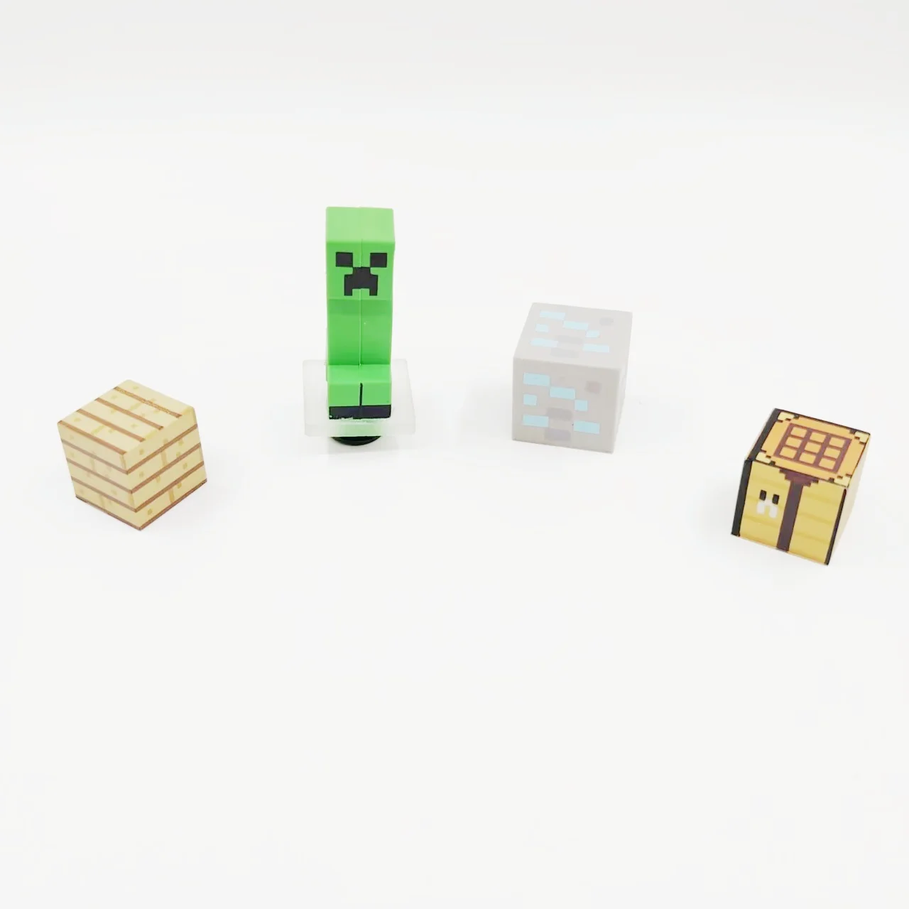 2025 بلدي العالم لعبة Minifigure الزاحف نموذج شخصية لطيف لعبة أرقام Jibbitz اكسسوارات الديكور جمع لعب طفل هدية