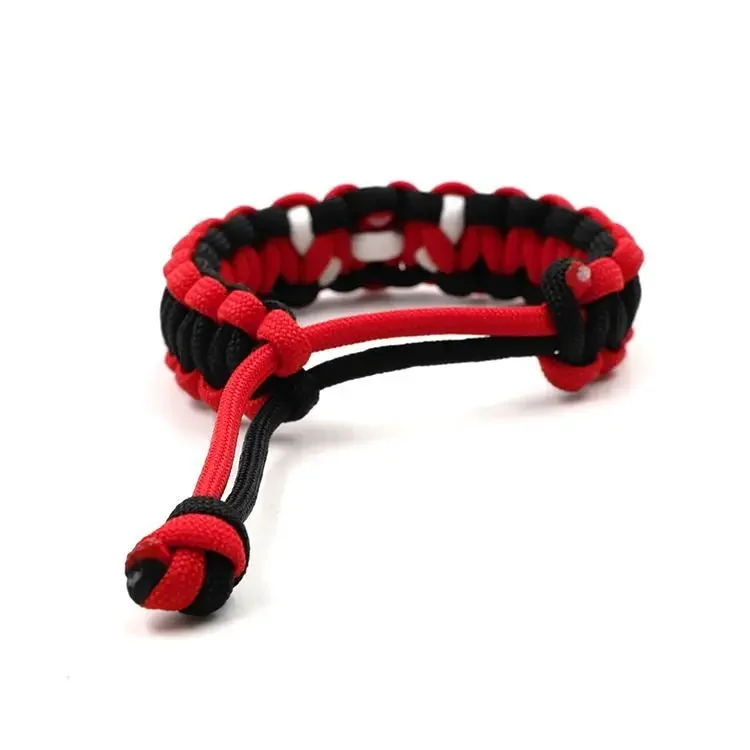 1 Uds. Pulseras de Anime Marvel Deadpool y Wolverine, juguetes luminosos, pulsera de hip hop, regalos de fiesta de Navidad para niños