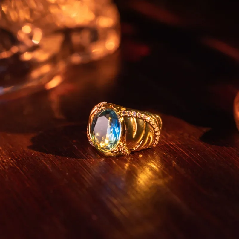 

Western retro vintage medieval European and American sapphire noble and elegant full of gold-plated ring women