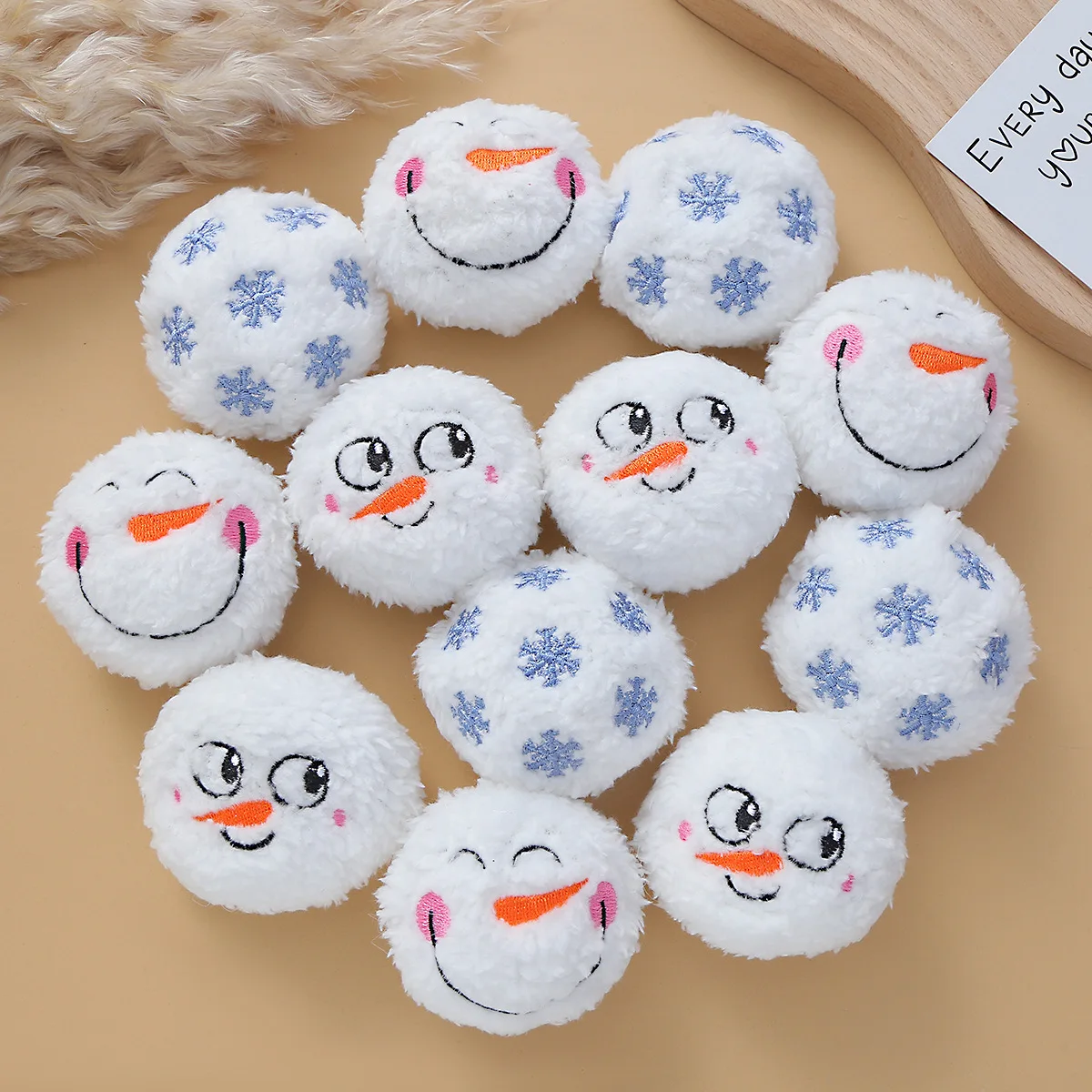 

10Pcs Plush Indoor Snowball Artificial Snowball Toy for Christmas Snow Fight Indoor Outdoor Seasonal Decor Soft Snow Fake Balls