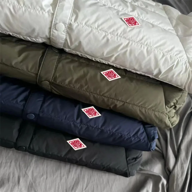 وصل حديثًا لخريف وشتاء 2025 سترات نسائية دافئة بيضاء مبطنة أسفل سترات ضيقة موضة نسائية خفيفة الوزن للغاية معاطف منتفخة قابلة للتعبئة #1